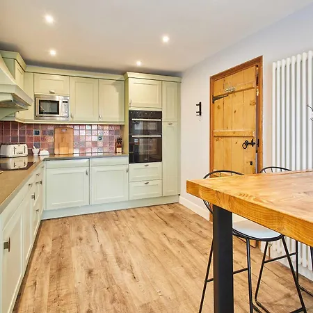 Host & - Lime Tree House Feriehus