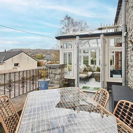 Host & - Lime Tree House